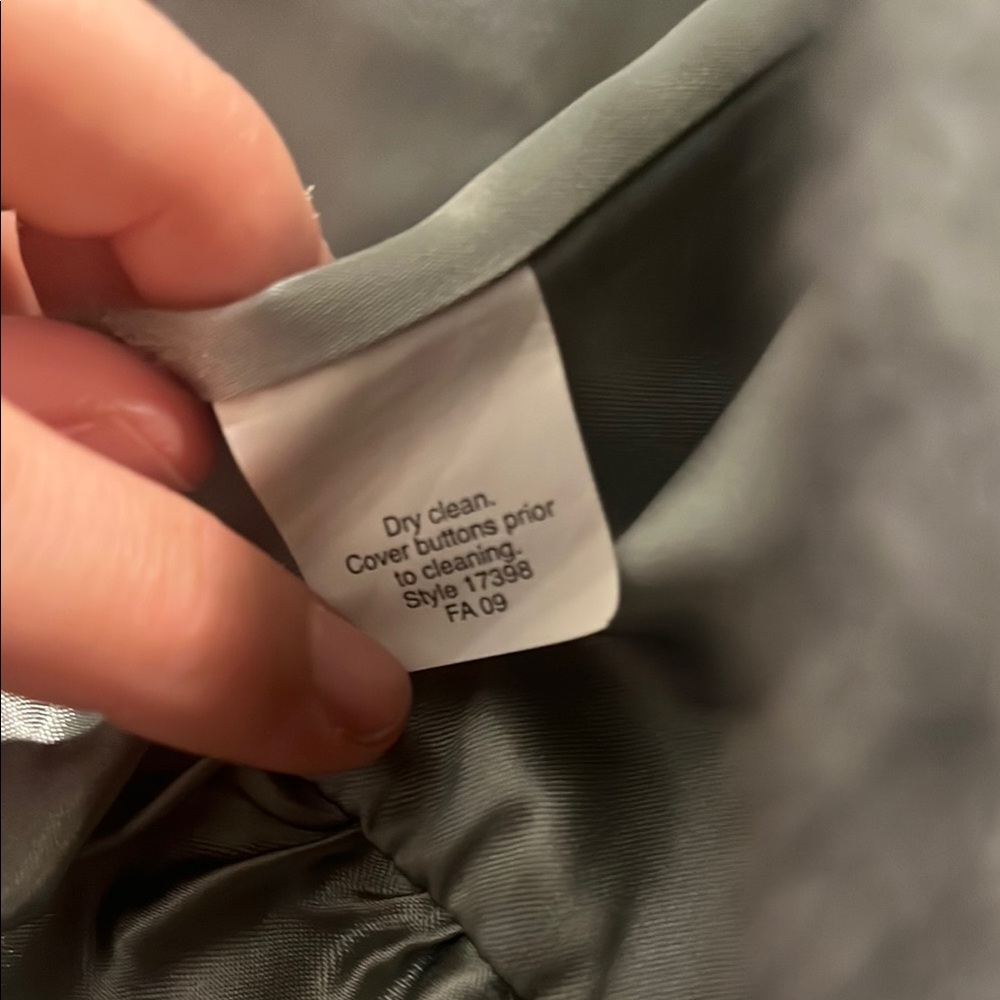 ✨ J. Crew Gray Wool Blazer w/ Leather Button, Size Small - Picture 4 of 7